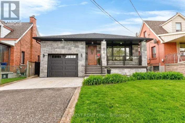 174 CORNELIUS PARKWAY, Toronto