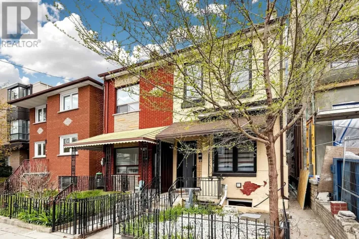 174 MANNING AVENUE, Toronto