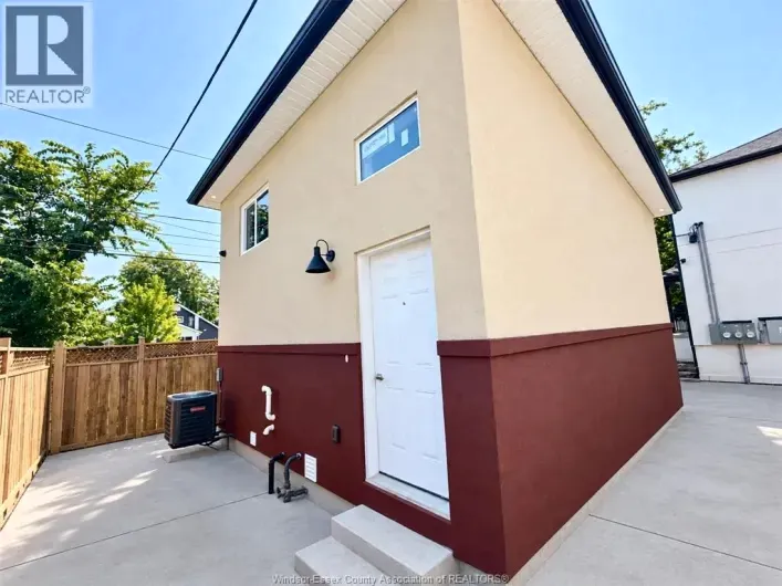 1740 BUCKINGHAM DRIVE, Windsor