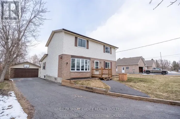 17407 COUNTY RD 18 ROAD, South Stormont