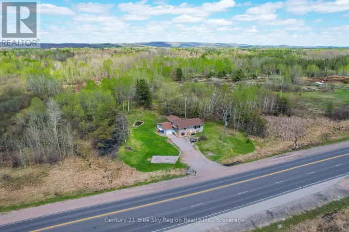 1742 HIGHWAY 17 E, East Ferris