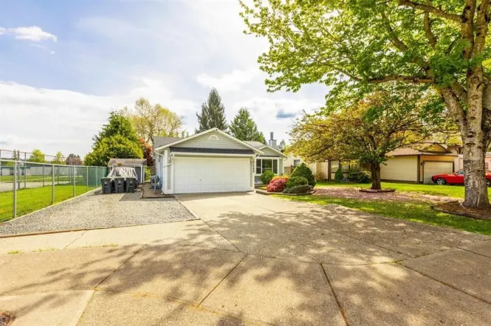 17440 61A AVENUE, Surrey