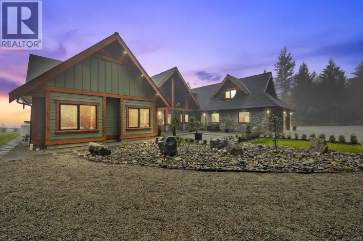 1745 Warn Way, Qualicum Beach