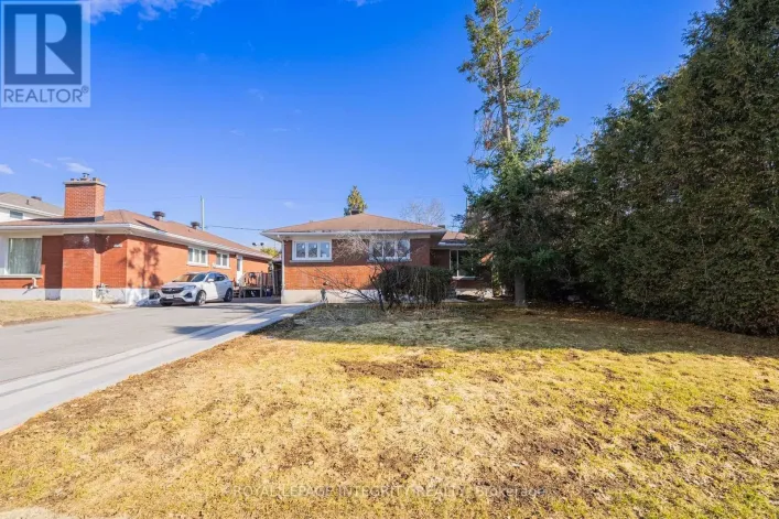 1746 - A GAGE CRESCENT, Ottawa