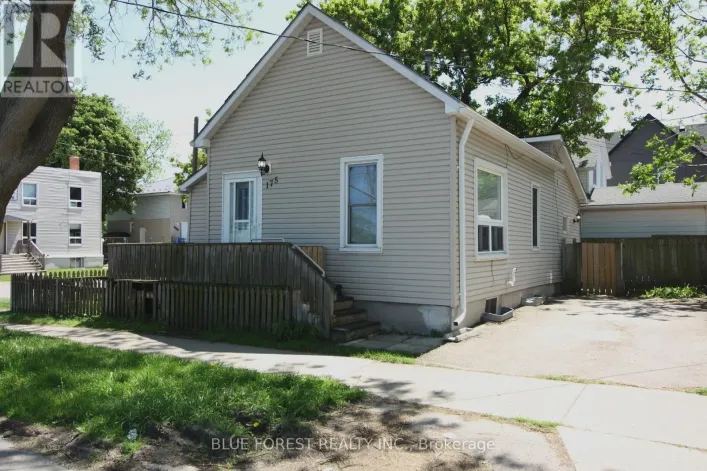 175 DAVIS STREET, Sarnia