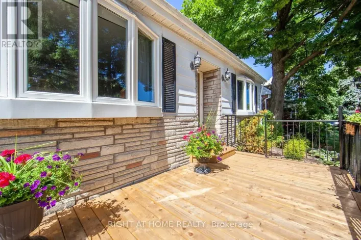 176 PHYLLIS AVENUE, Toronto