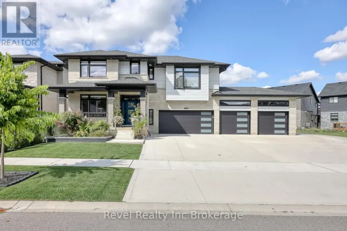 176 TAMARACK BOULEVARD, Woodstock