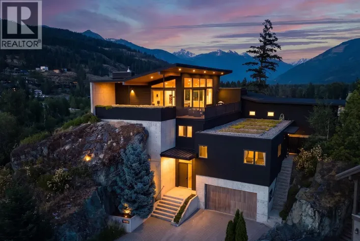 1764 PINEWOOD DRIVE, Pemberton