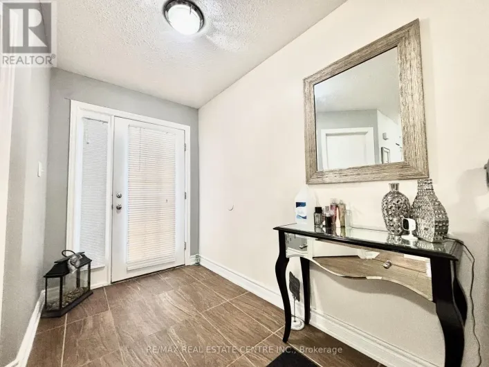 1771 MICKLEBOROUGH DRIVE W, London North