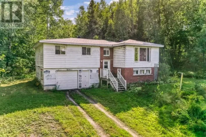 House for sale: 1771 Nepewassi Lake, Estaire