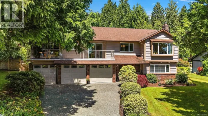 1772 Barrett Dr, North Saanich