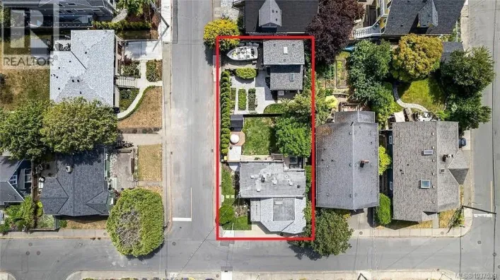 House for sale: 1779 Lillian Rd, Victoria