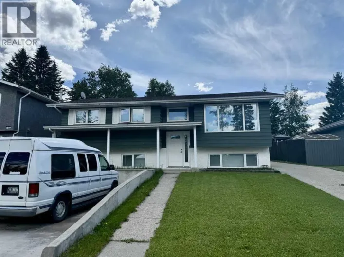 178 Hansen Drive, Hinton