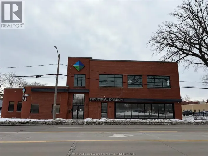 1785 WALKER ROAD, Windsor