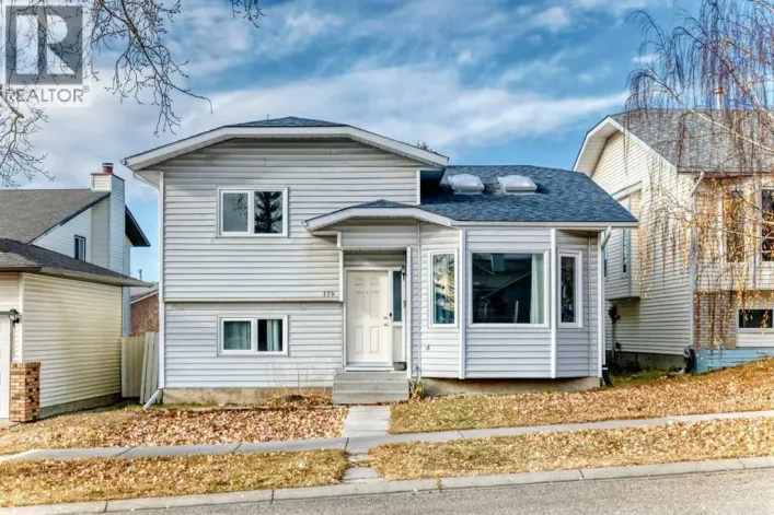 179 Hawkwood Boulevard NW, Calgary