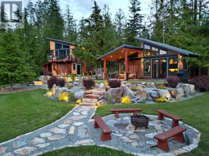 179 KOOTENAY LAKE Road, Procter