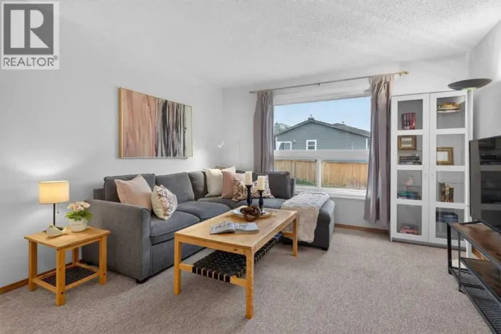 179 Pinecliff Close NE, Calgary