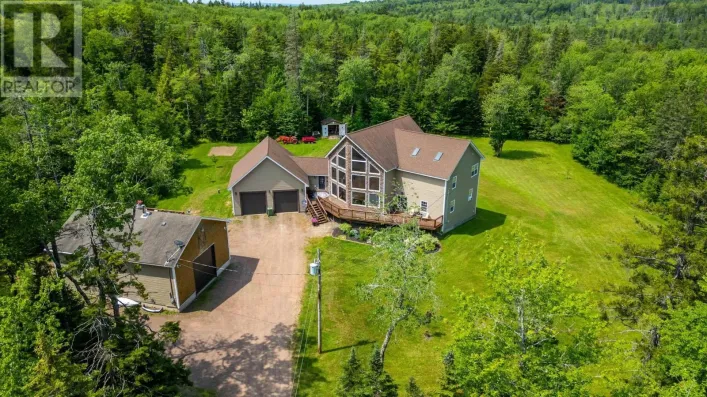 17917 Highway 2, Fenwick
