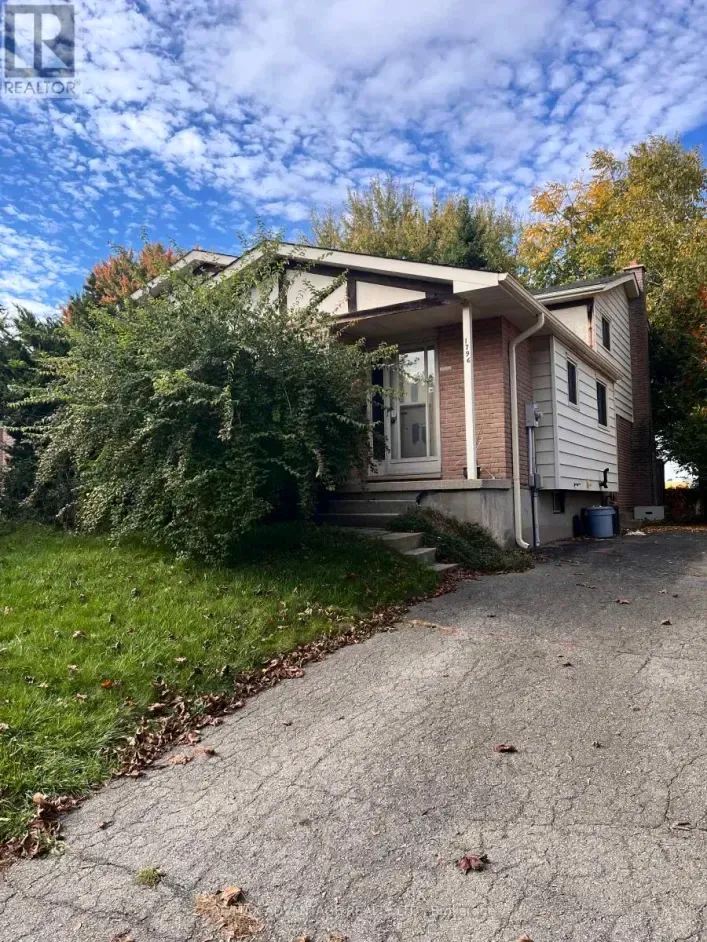 1796 ATTAWANDARON ROAD, London North