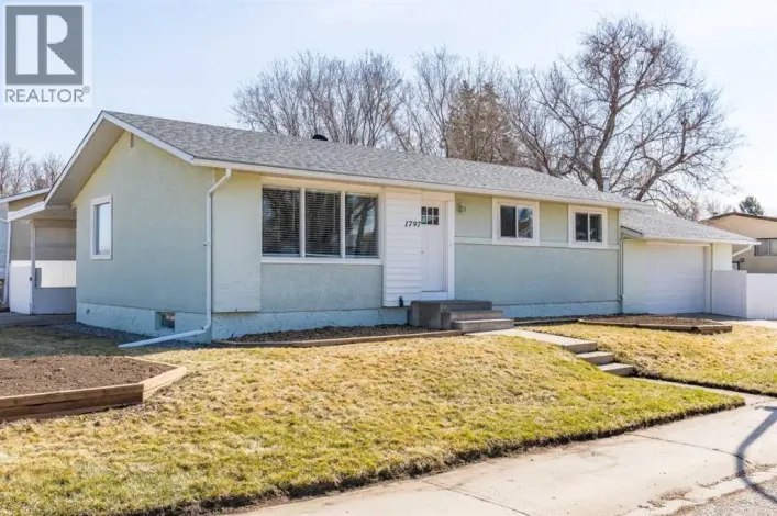 1797 4 Avenue NE, Medicine Hat