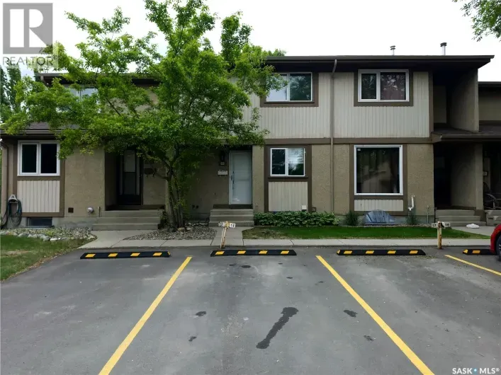 Row / Townhouse for sale: 18 1128 McKercher DRIVE, Saskatoon