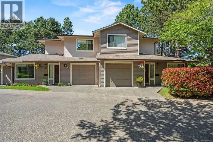 18 1309 McKenzie Ave, Saanich