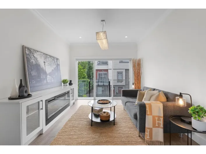 18 13328 96 AVENUE, Surrey