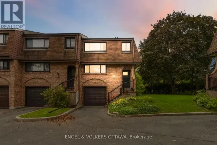 18 - 2 BERTONA STREET, Ottawa