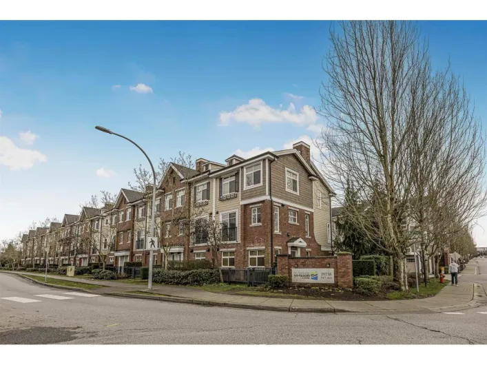 18 20738 84 AVENUE, Langley