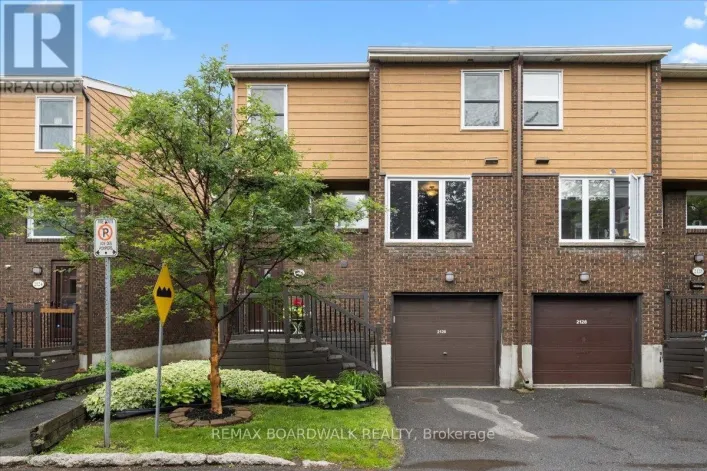 18 - 2126 ERIC CRESCENT, Ottawa