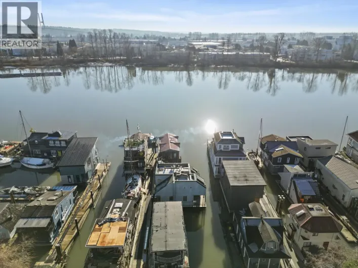 18 23000 DYKE ROAD, Richmond