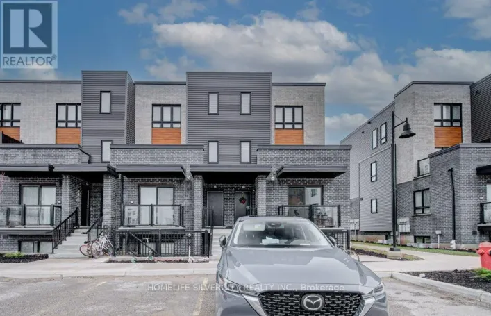 #18 - 235 CHAPEL HILL DRIVE, Kitchener