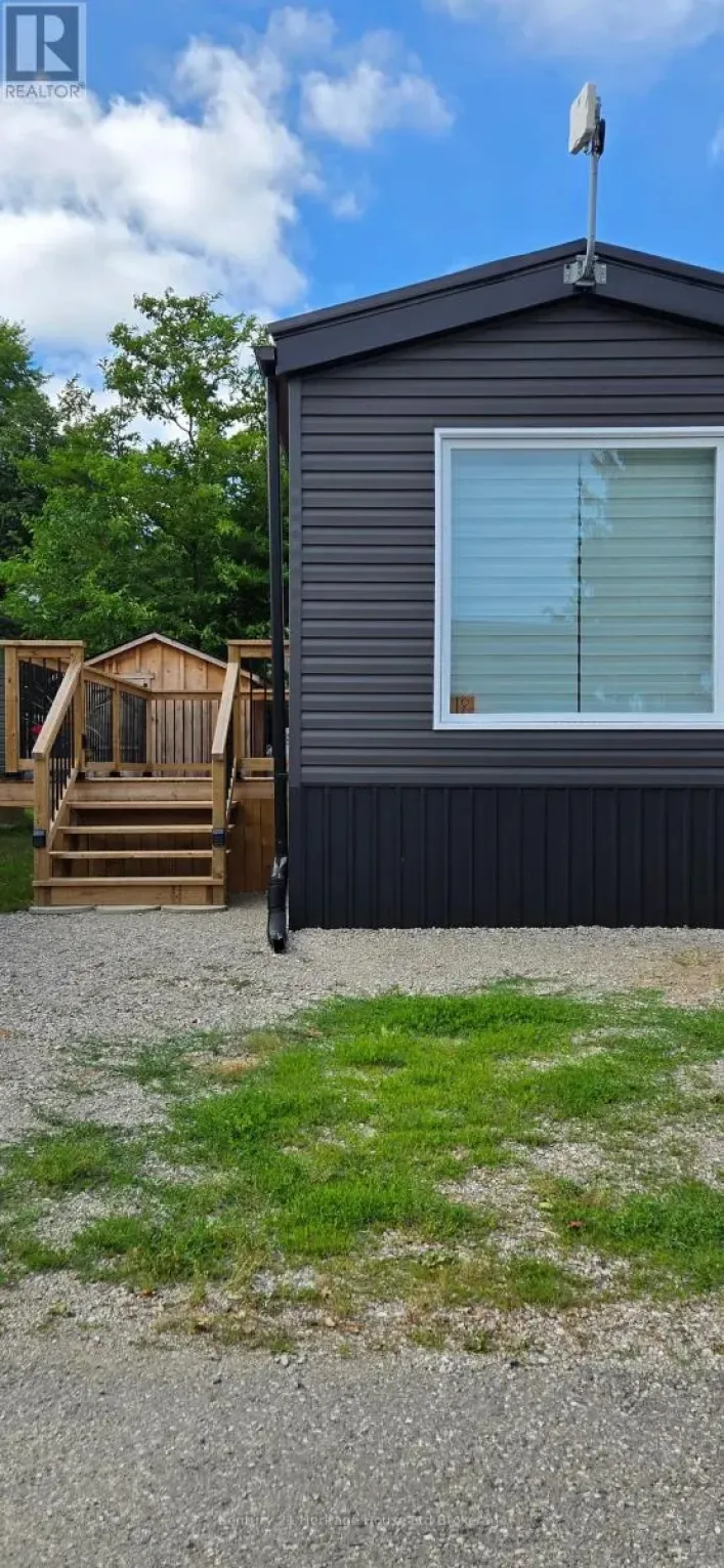 18 - 296 WEST QUARTER TOWN ROAD, Brant