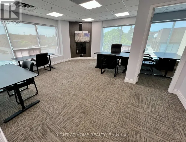 18 2ND - 120 WOODSTREAM BOULEVARD, Vaughan