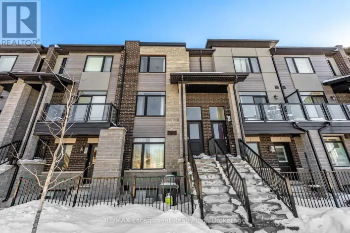 18 - 590 NORTH SERVICE ROAD, Hamilton