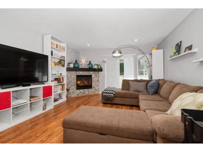 18 5915 VEDDER ROAD|Garrison Crossing, Chilliwack