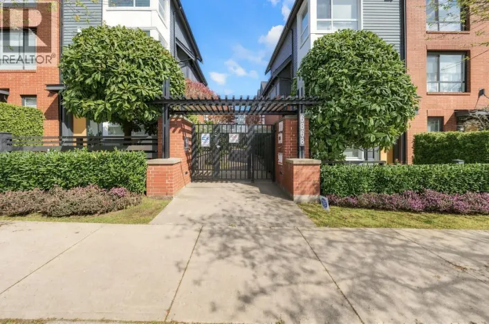 18 6868 BURLINGTON AVENUE, Burnaby