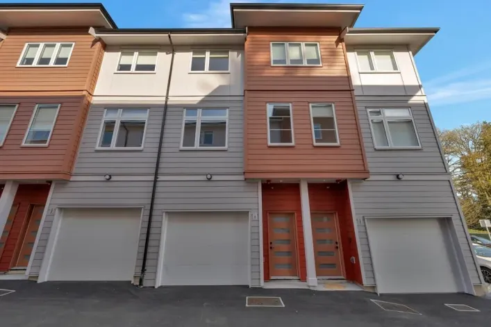 18 7540 BRISKHAM STREET, Mission