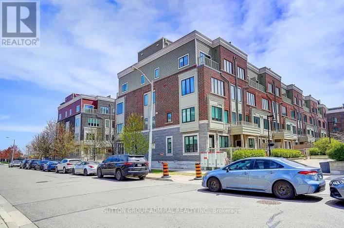 18 - 85 EASTWOOD PARK GARDENS, Toronto
