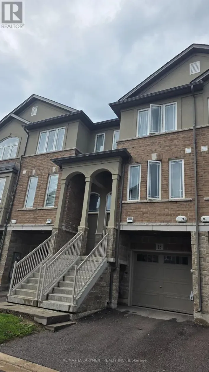 18 AQUA LANE, Hamilton