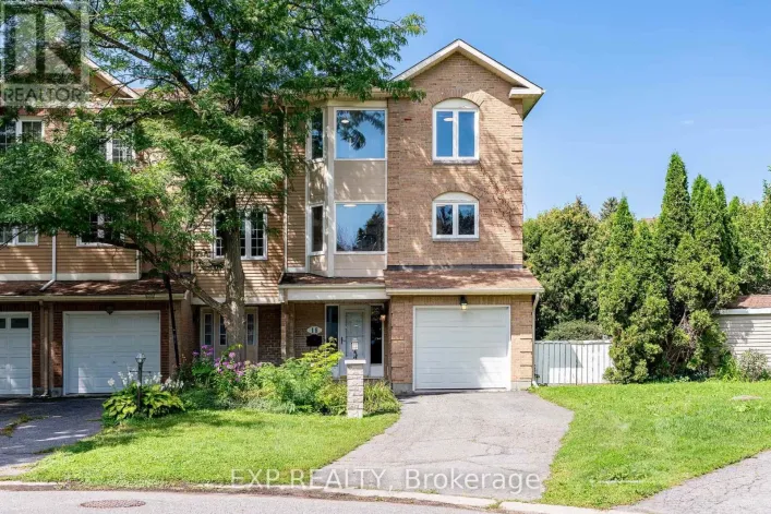 18 ARBORDALE CRESCENT, Ottawa