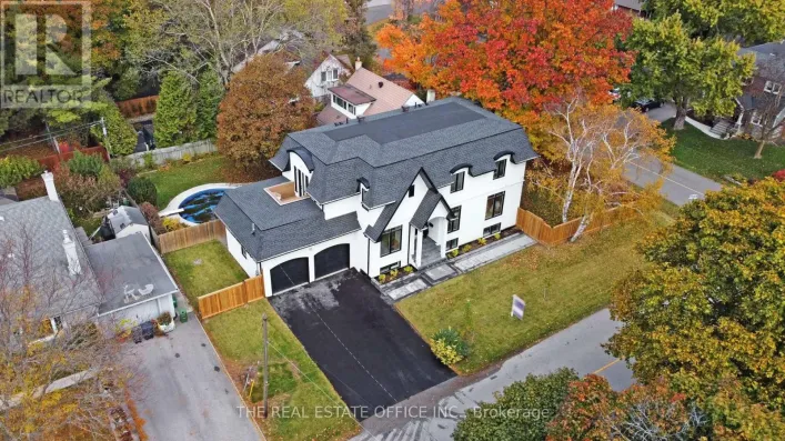 18 BEAVERBROOK AVENUE, Toronto