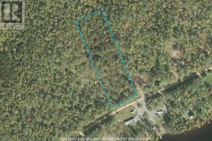 18 Black Lake Road, Black Lake