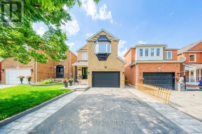 18 BOOTH CRESCENT, Ajax
