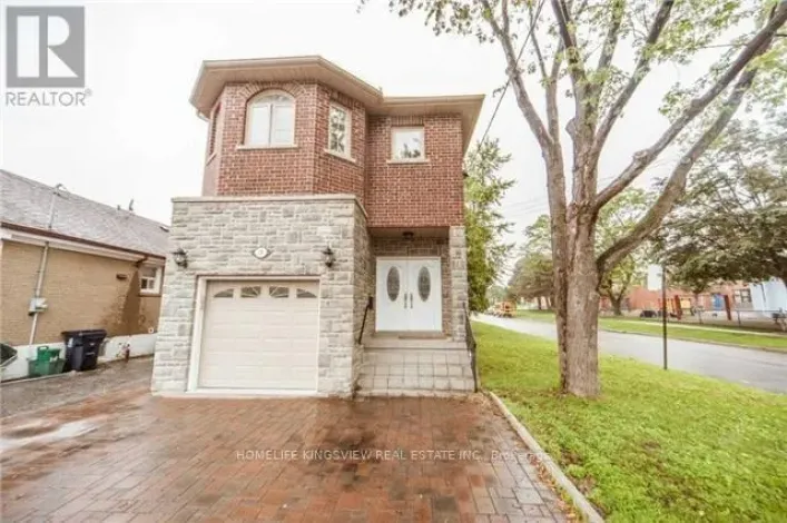 18 CORVETTE AVENUE, Toronto