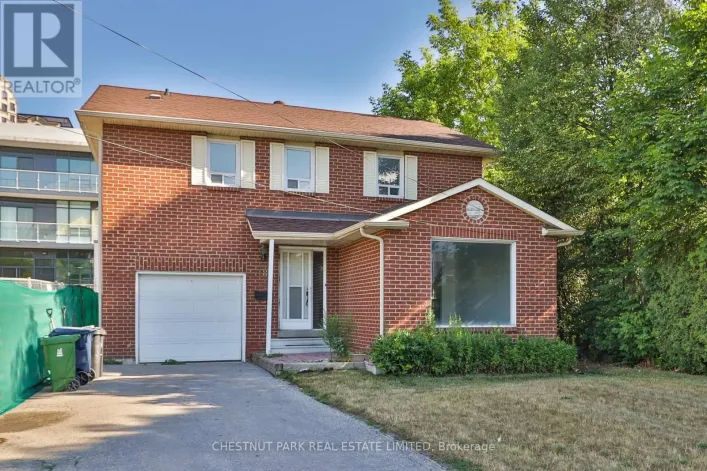 18 DERVOCK CRESCENT, Toronto