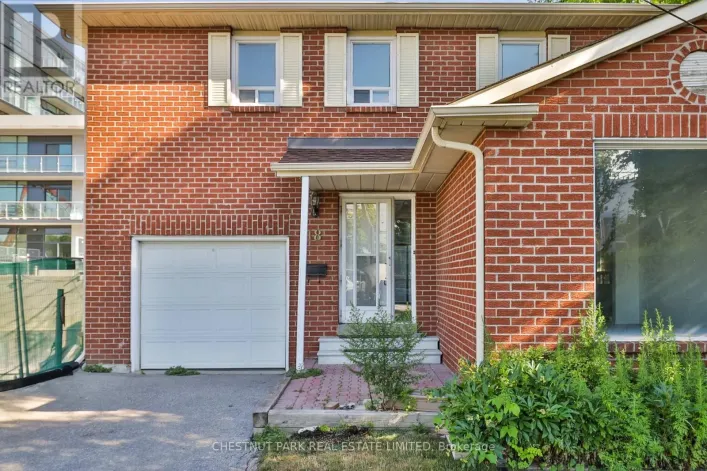 18 DERVOCK CRESCENT, Toronto