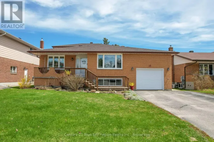 18 EGLEE AVENUE, North Bay