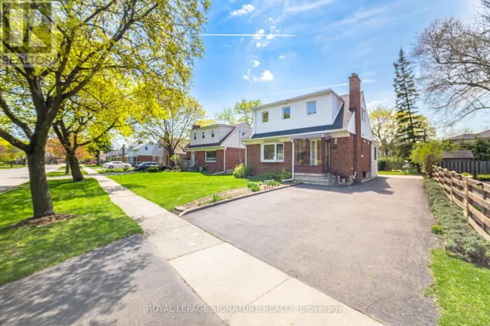 18 ERLESMERE AVENUE, Brampton
