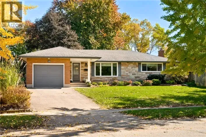 House for sale: 18 EVELYN Crescent, Kitchener